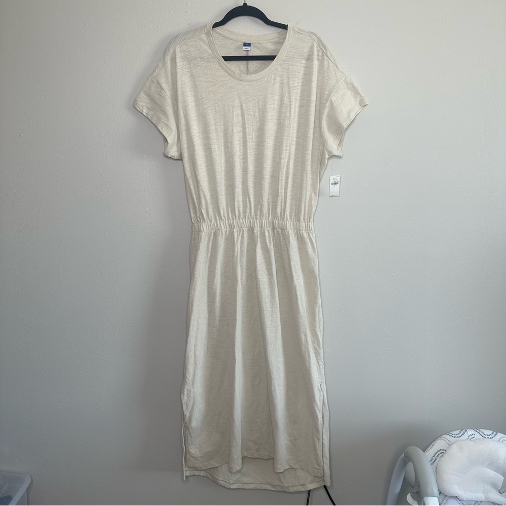 Elegant Cream Midi Dress - Picture 2 of 8